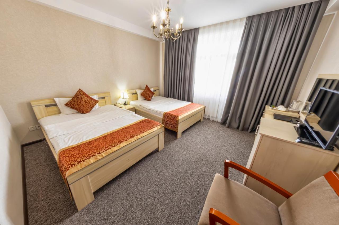 Classic Hotel Osh Luaran gambar