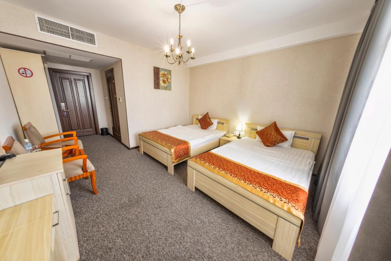 Classic Hotel Osh Luaran gambar