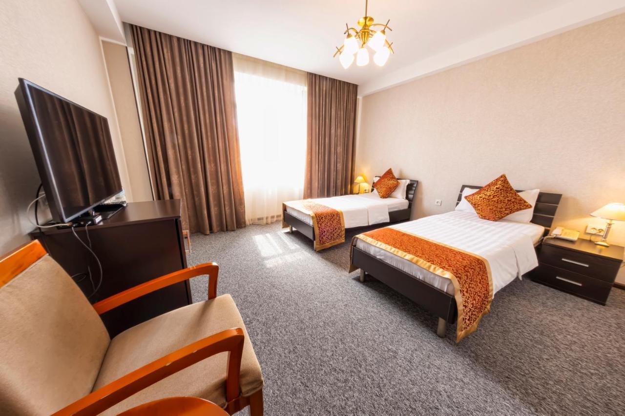 Classic Hotel Osh Luaran gambar