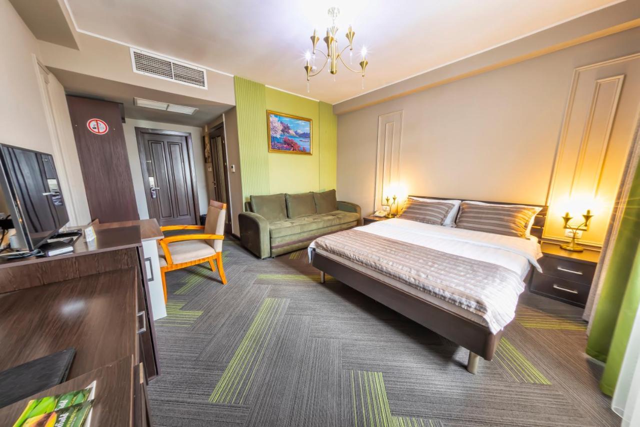 Classic Hotel Osh Luaran gambar