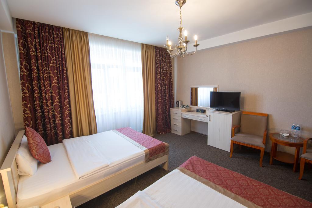 Classic Hotel Osh Luaran gambar