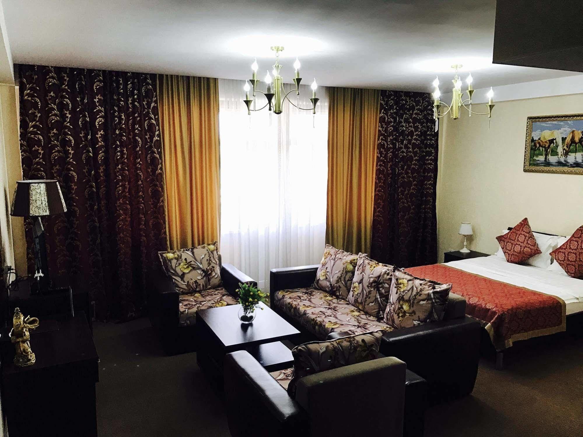 Classic Hotel Osh Luaran gambar