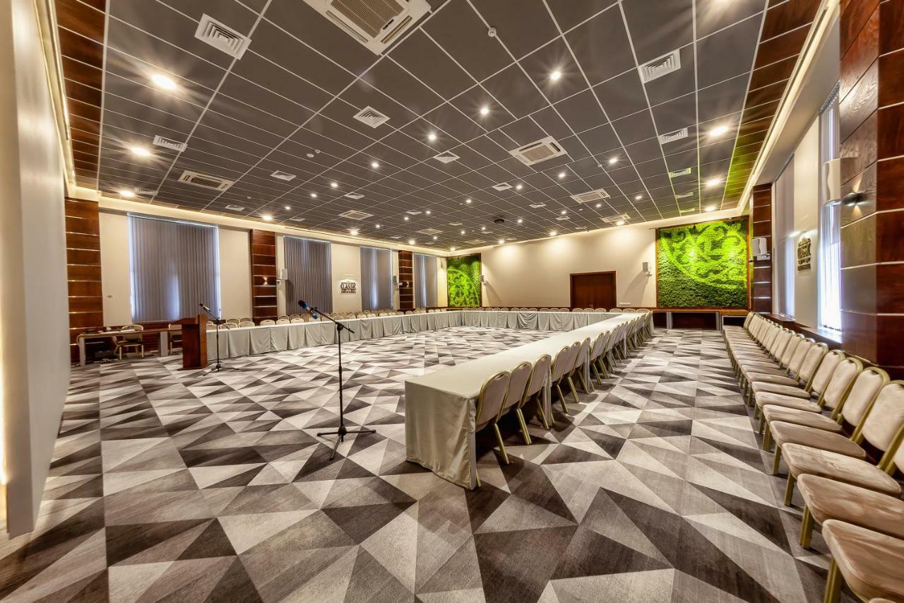 Classic Hotel Osh Luaran gambar