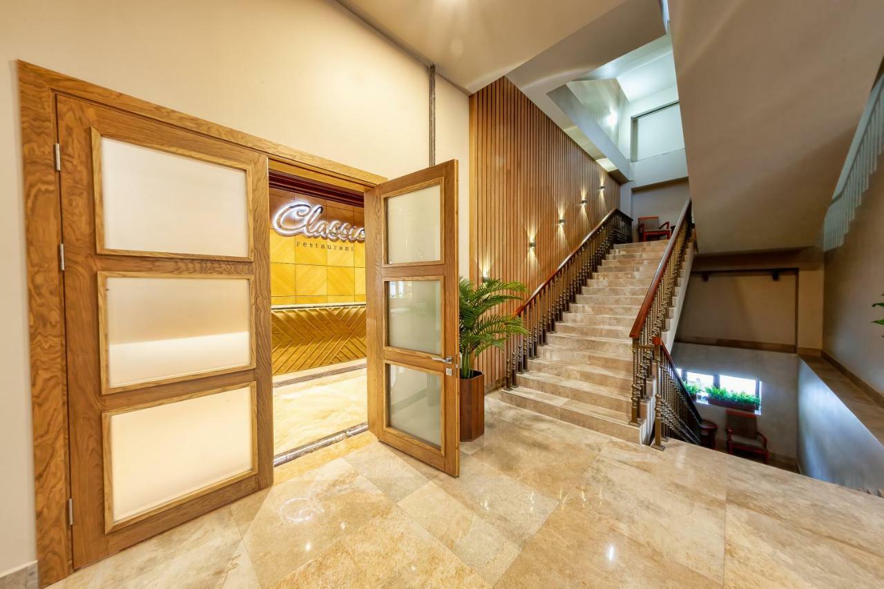 Classic Hotel Osh Luaran gambar