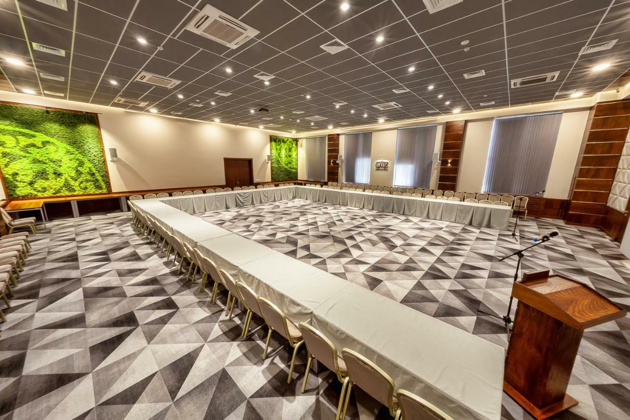 Classic Hotel Osh Luaran gambar